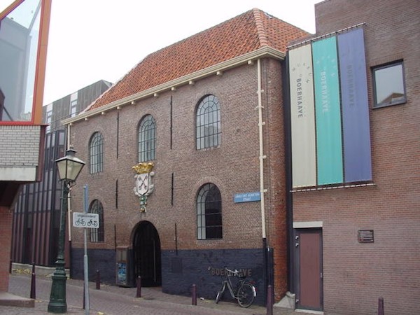 Rijksmuseum Boerhaave: Voorgevel