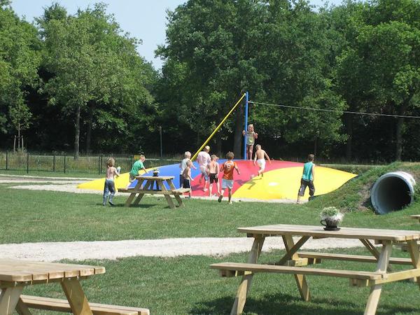 Speelplezier op de Airtrampoline