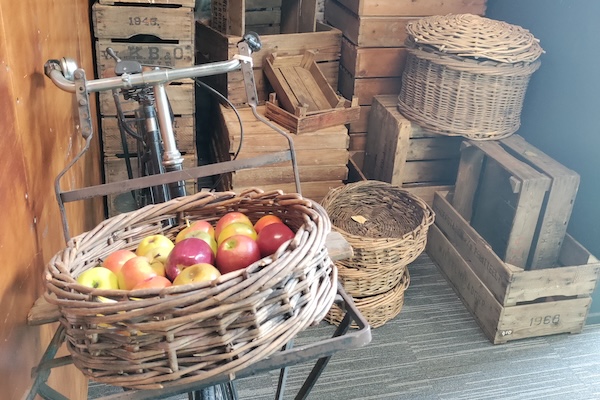 Vroeger appels vervoeren op de fiets