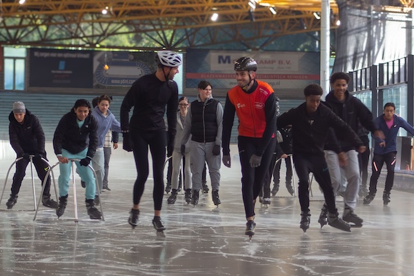 Geniet van een actieve dag op de gloednieuwe ijsbaan in Den Haag