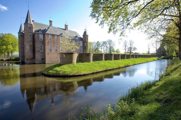 De historie van Slot Zuylen gaat tot meer dan 750 jaar terug