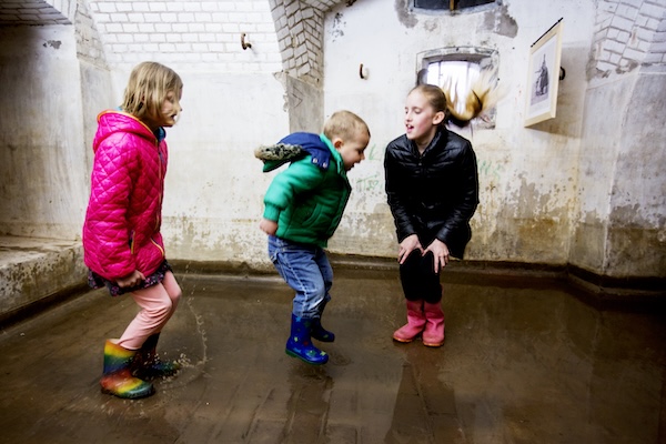 Fort Pannerden: Hard stampen in de plassen