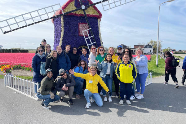 Poseren voor de molen