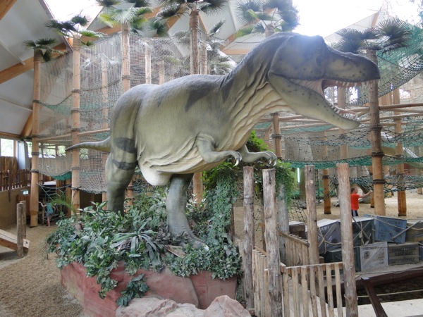 GaiaZOO: De enorme T-rex in speeltuin Dino Adventure - Kerkrade -