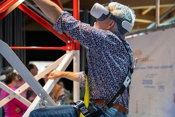 Durf jij het aan om in een hoge zendmast te klimmen in de wereld van Virtual Reality?