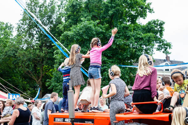 Kinderen gaan los op silent disco