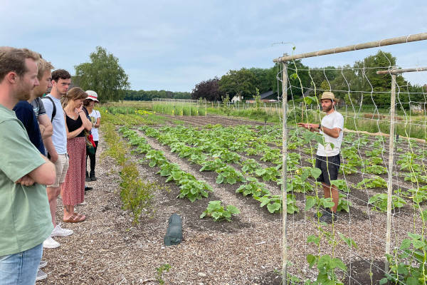 Rondleiding door de pluktuin