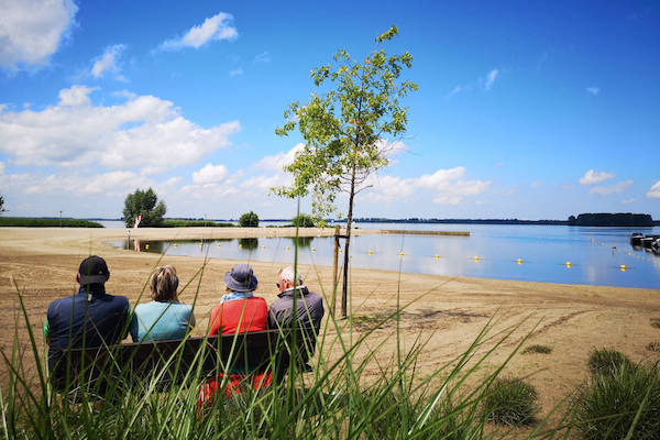 Kom tot rust bij het meer