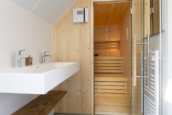 Verschillende huizen zijn voorzien van een sauna bij Dormio Resort Nieuwvliet-Bad