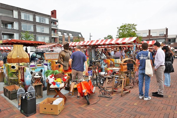 Dagje uit Parijse Markt Berlicum