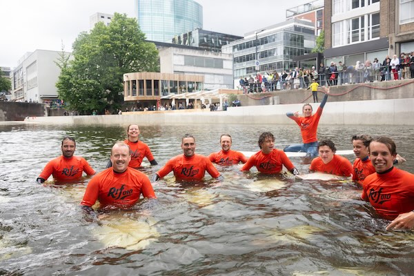 Surfen met een groep