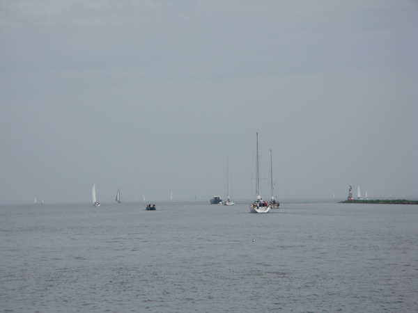 Vele boten aan het varen bij Zuiderzeemuseum